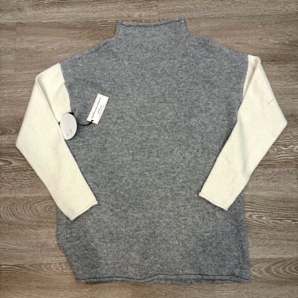 Cupcakes and Cashmere Snowflake Gray White Oversized Cowl Sweater sz M - Picture 2 of 6